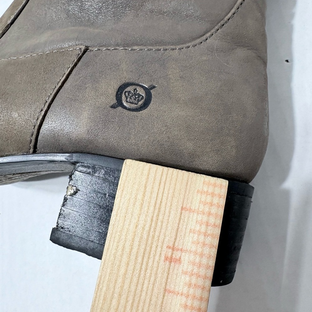 Women's Born Taupe Knee-High Nubuck Leather Boots.‎ Soft Fleece Insulation. Zip - Picture 14 of 16